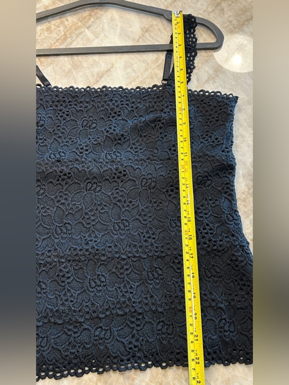 Le Chateau Black Lace Trim Camisole M Y2K Vintage Adjustable EUC - Picture 6 of 7